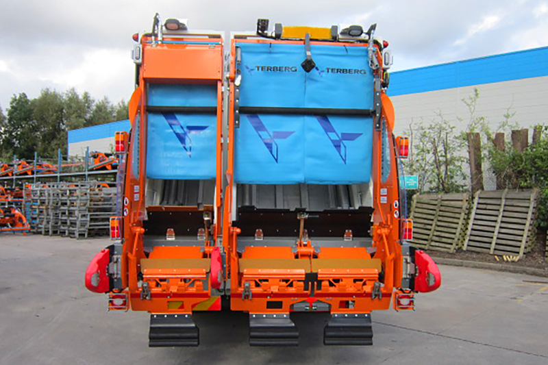 Sistema de elevación trasera de contenedores de residuos OmniDEL Triple