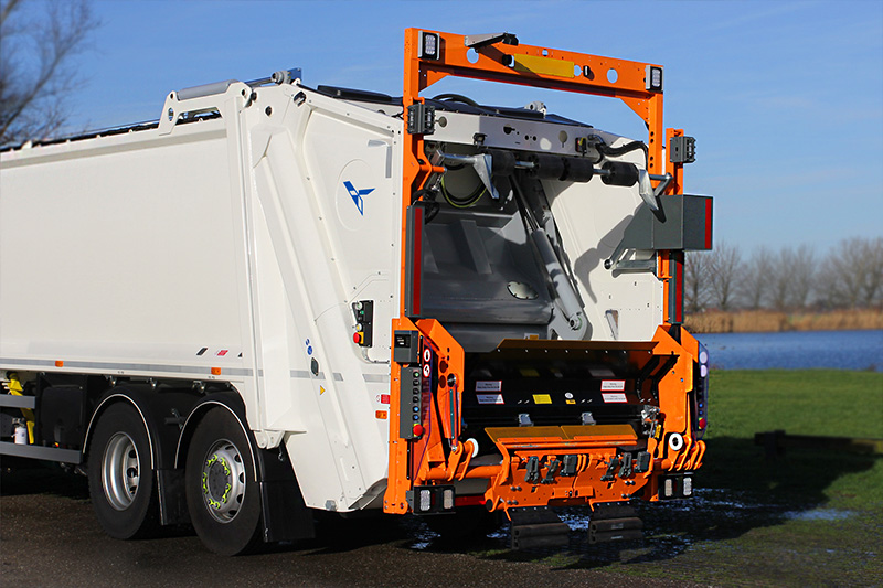 Sistema de elevación trasero de contenedores de residuos EuroTRADE